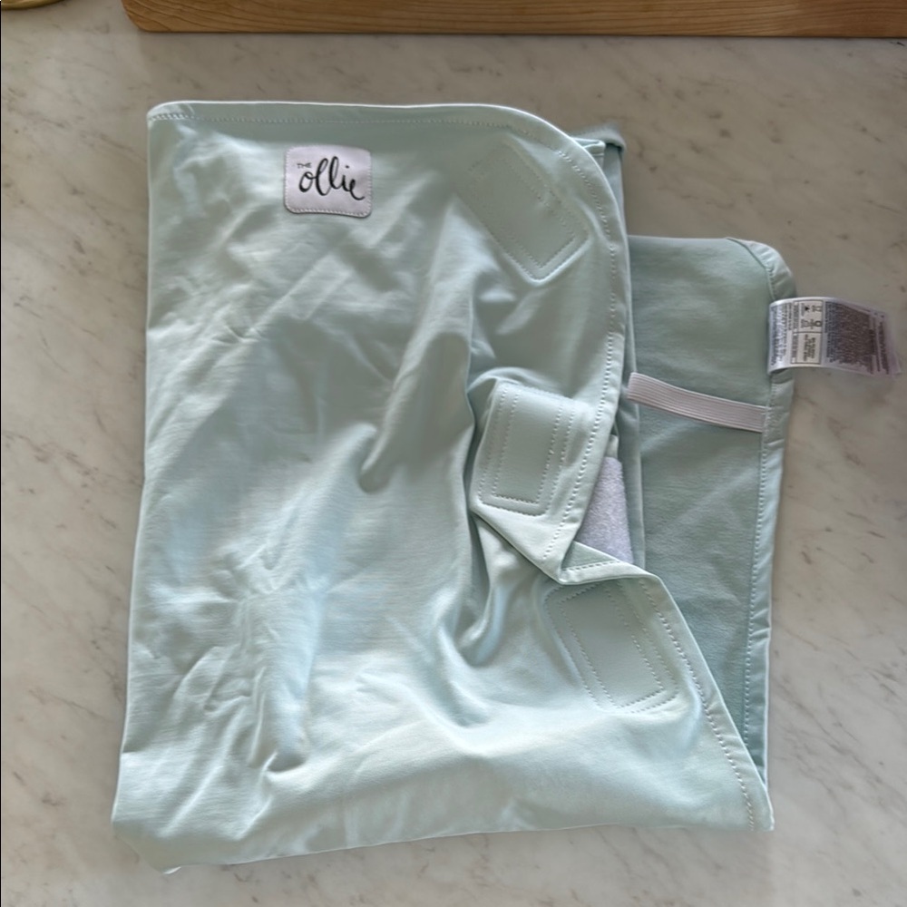 Ollie Baby Swaddle in Light Green